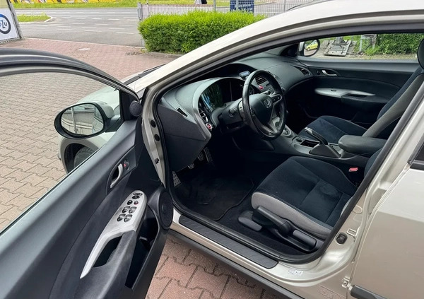 Honda Civic cena 15500 przebieg: 208000, rok produkcji 2006 z Alwernia małe 121